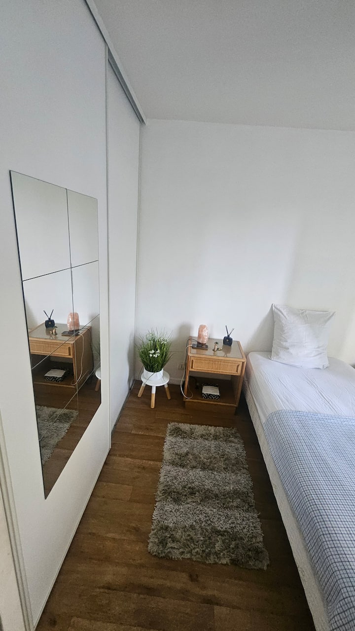 King Size Room In A 80m2 Flat - Nanterre