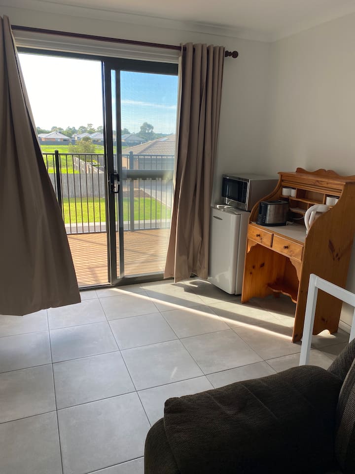 Modern Comfort In A Perfect Location - Bairnsdale