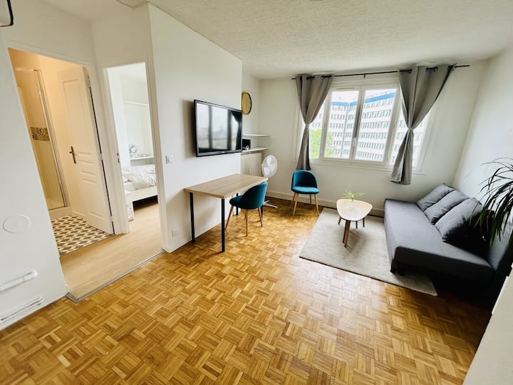 F2 + Free Parking Rer Laplace - Arcueil