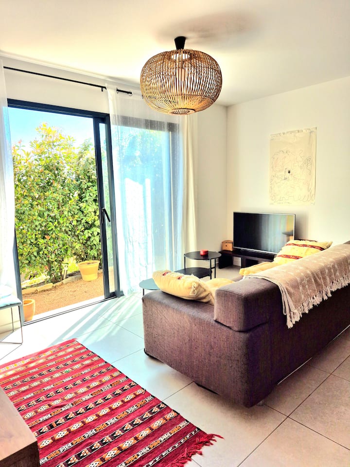 Rez-de Jardin Moderne Entre Mer Et Montagne. - Zonza
