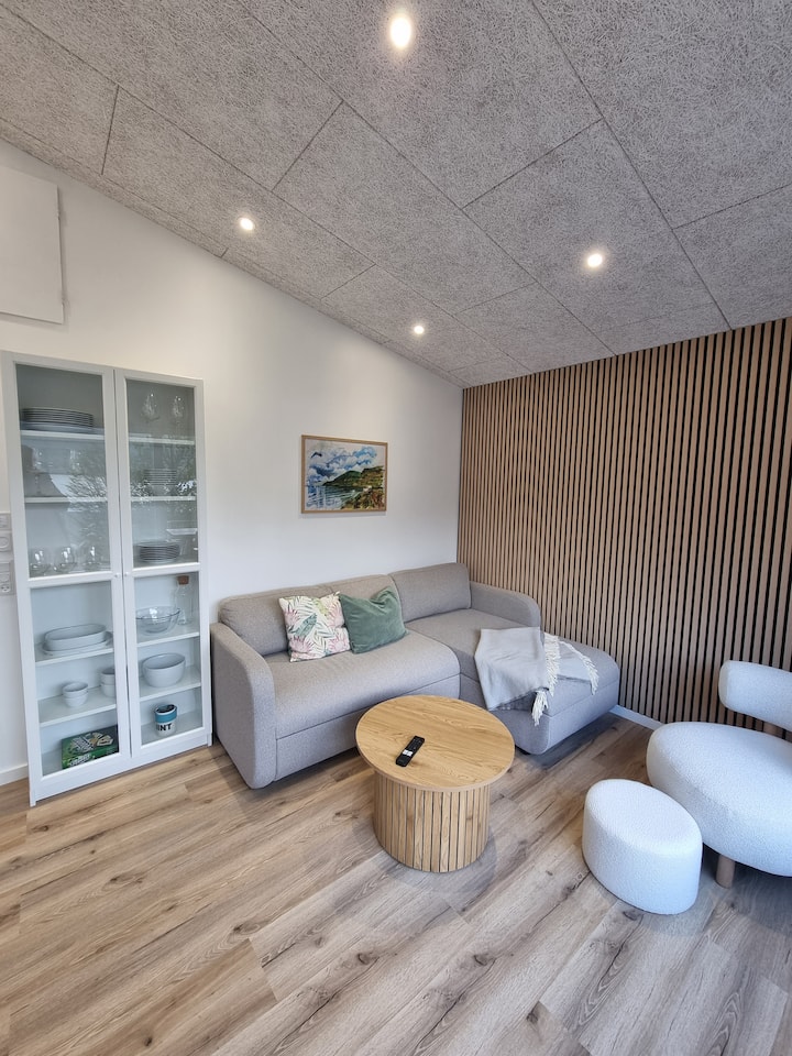 Arkitekttegnet Anneks Med Jacuzzi & Fjordudsigt - Faroe Islands