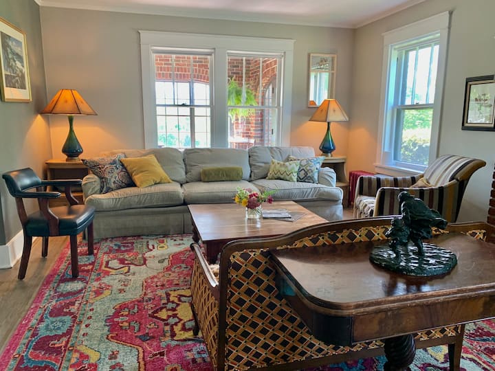 Explore The Hudson River Valley From A Refined Brick Manor - Saugerties, NY