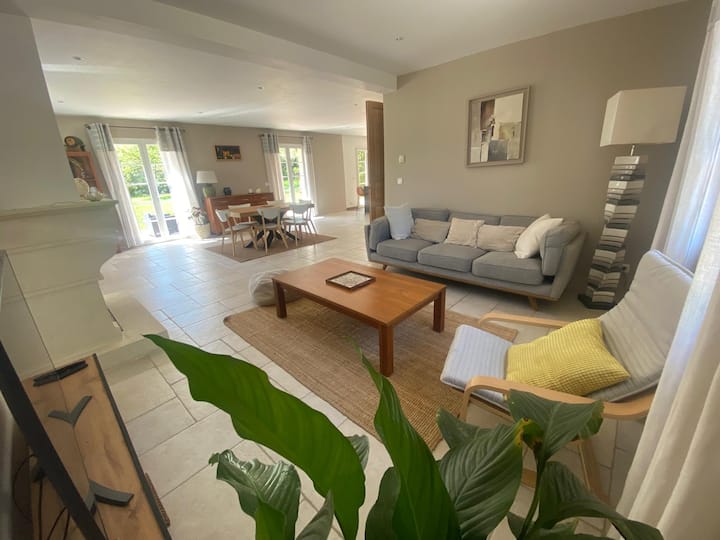 ÉLégante Villa Provençale Avec Piscine - Nans-les-Pins
