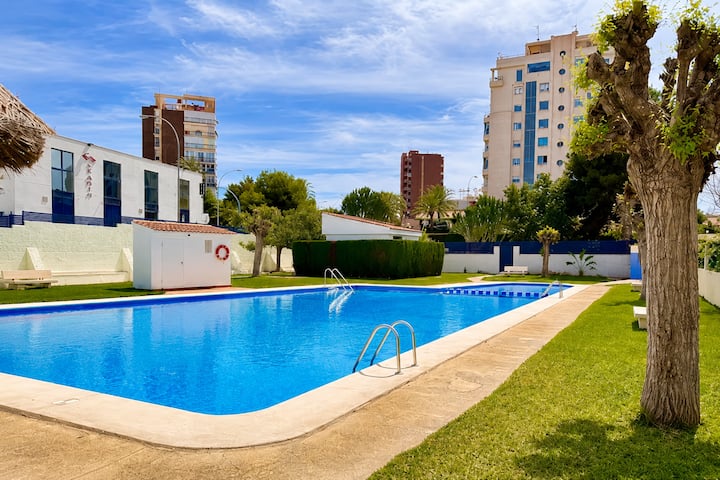 Casa Con Terraza Y Piscina En La Playa - Alicante