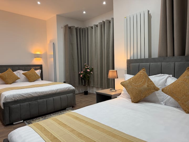 Southend Sea Breeze Stay - Superior Family Room - Westcliff-on-Sea