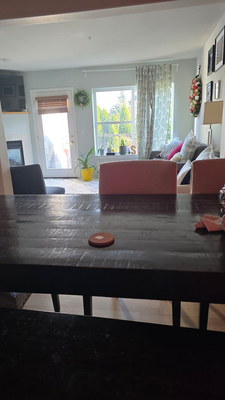 Charming Condo 20m To Seattle Dtwn, Natures Beauty - Issaquah, WA