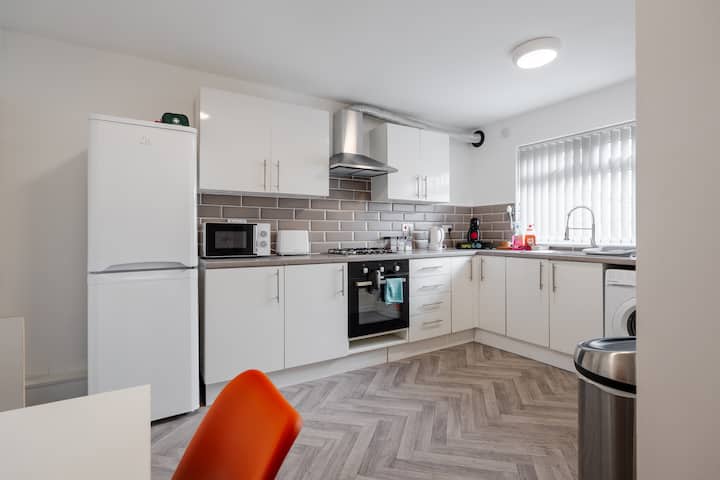 Spacious Room 0.5 Mile To Anfield W/ Free Parking - Liverpool