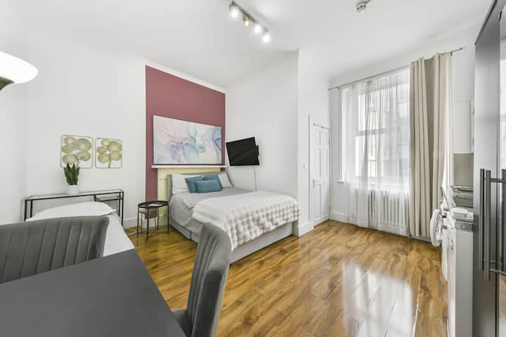 Chic Studio | Walk To Oxford Street & Hyde Park - London Euston station