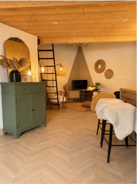 Top performing Airbnb: Nature stay in a cozy and authentic Pagotin in Métabief
