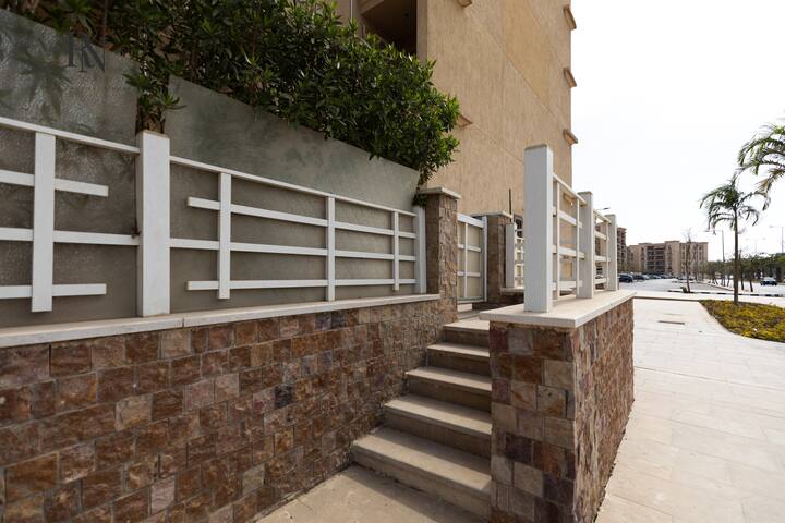 Cozy 1 BDR Apartment In Rehab City: Exterior