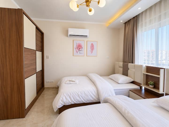 Sky 2 BDR 2 Baths Apt In Rehab City: Bedroom 2