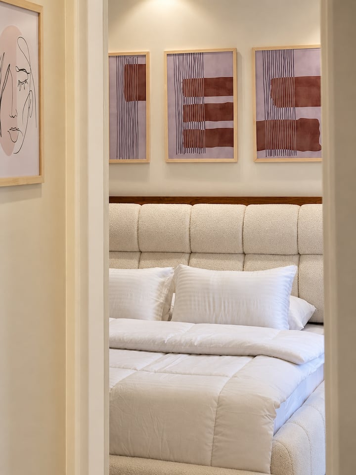 Sky 2 BDR 2 Baths Apt In Rehab City: Bedroom 1