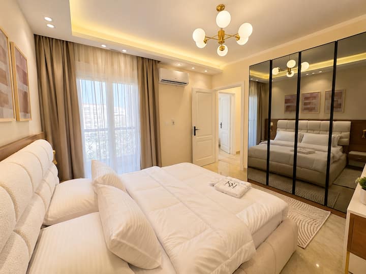 Sky 2 BDR 2 Baths Apt In Rehab City: Bedroom 1
