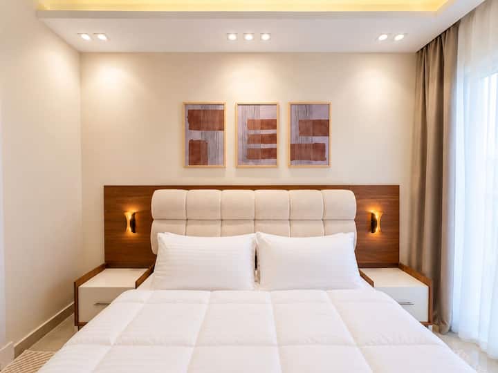 Sky 2 BDR 2 Baths Apt In Rehab City: Bedroom 1