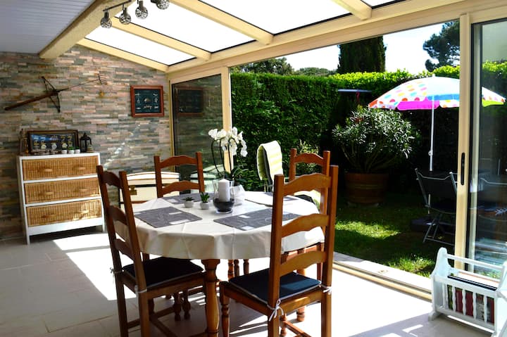 Appartement Proche Plage Avec Véranda Et Jardinet - Royan
