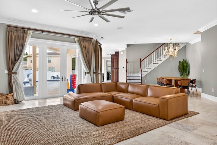 Clearwater Villa Heated Pool Mini Golf Sleeps 20 - Indian Rocks Beach, FL