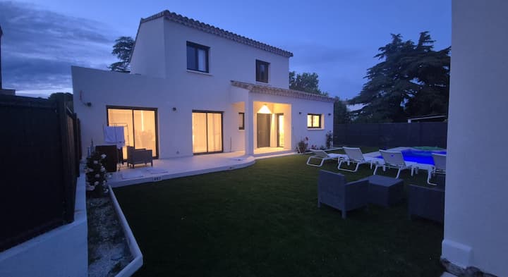 Bienvenue Dans Notre Maison Spacieuse - 亞爾