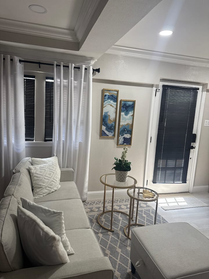 Independent Mini Luxury Apartment. - Baytown, TX