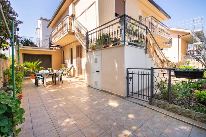 90a - Il Giardino Dei Leoni Vicino Al Mare - Montesilvano