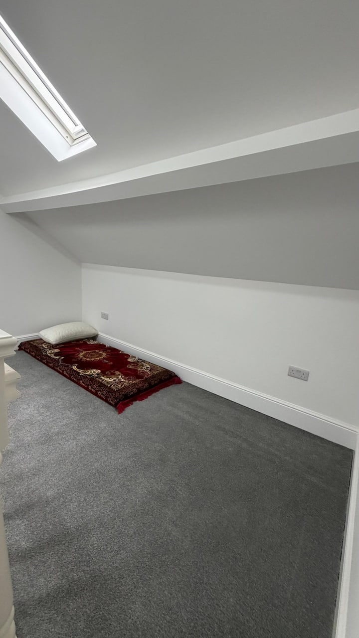 Atif Apartment - Leicester