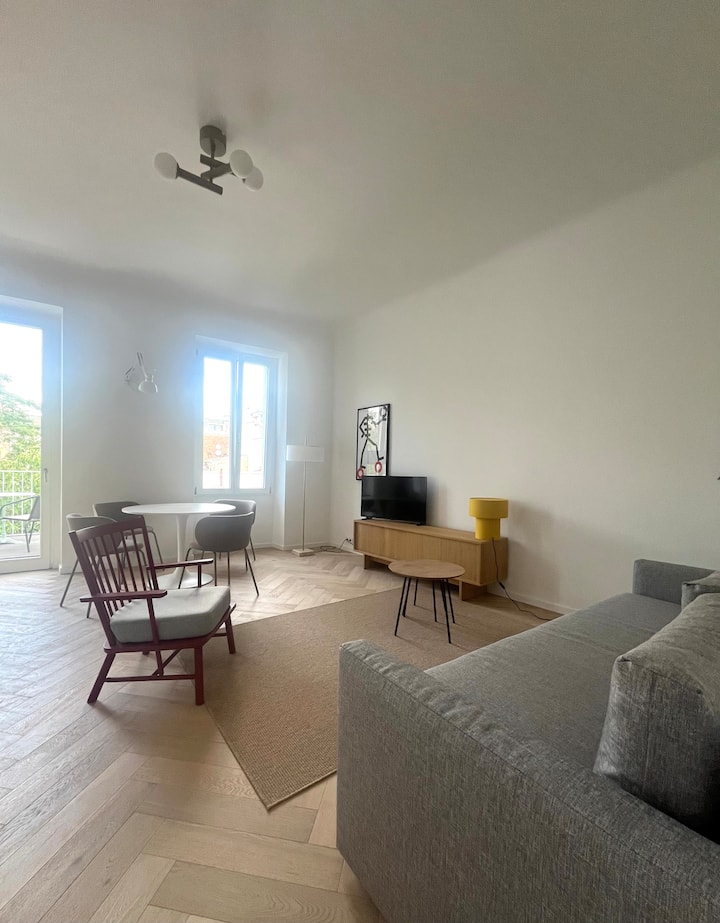 _sehr Helle, Zentrale Wohnung Mit Balkon - Perchtoldsdorf