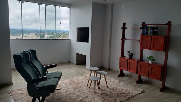 Amplo Apartamento No Centro De Capanema - Planalto