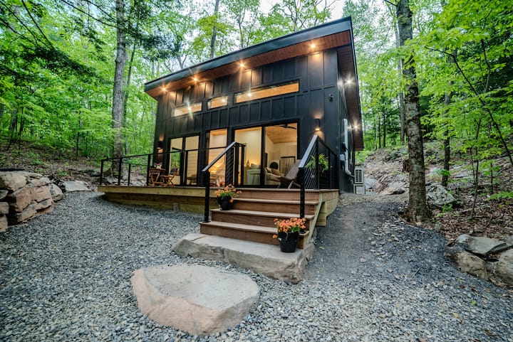 Creek Side Cabin - Germantown, NY