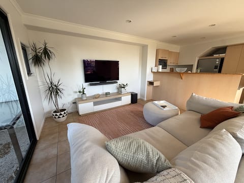 Successful Airbnb property: Beach Stay | Walk to the Surf, Café & Shops in Coolum Beach
