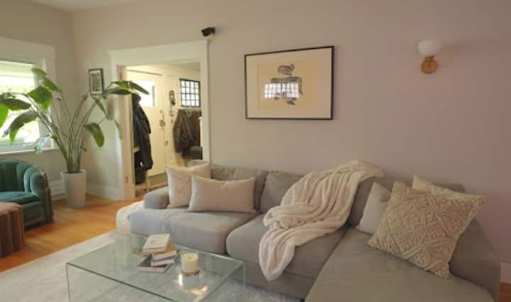 Large Heritage Home By The Beach Sleeps 6 - Vancouver