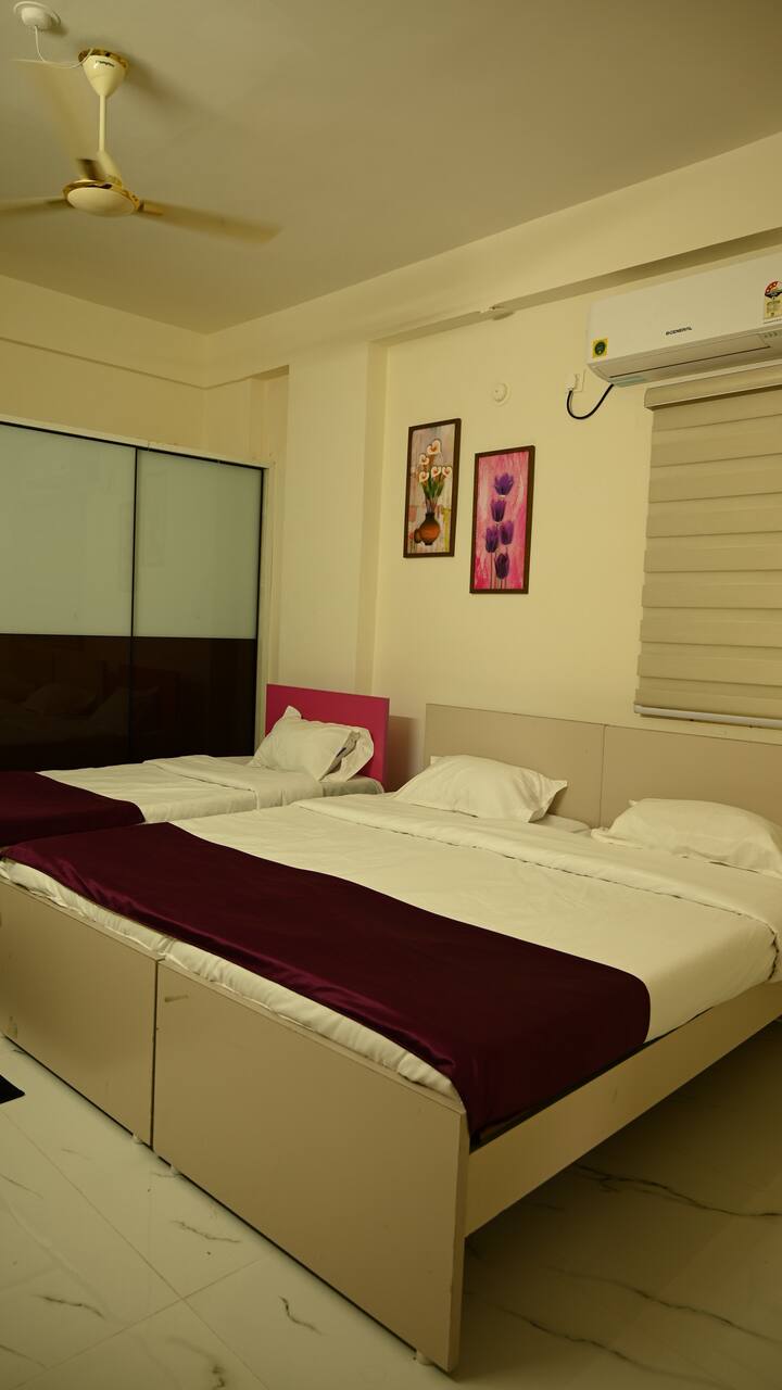 Spacious Ac Triple Bedroom | Private Bathroom - Warangal