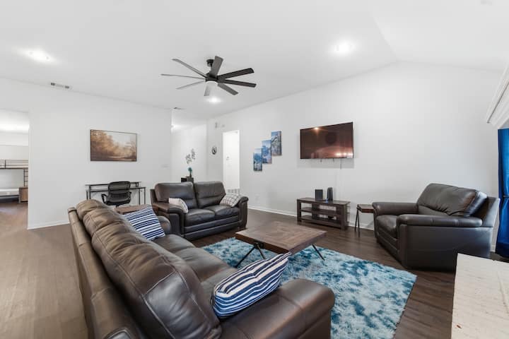 Killeen Retreat House W/ Pool Patio, Sleeps 12 Bbq - Harker Heights, TX