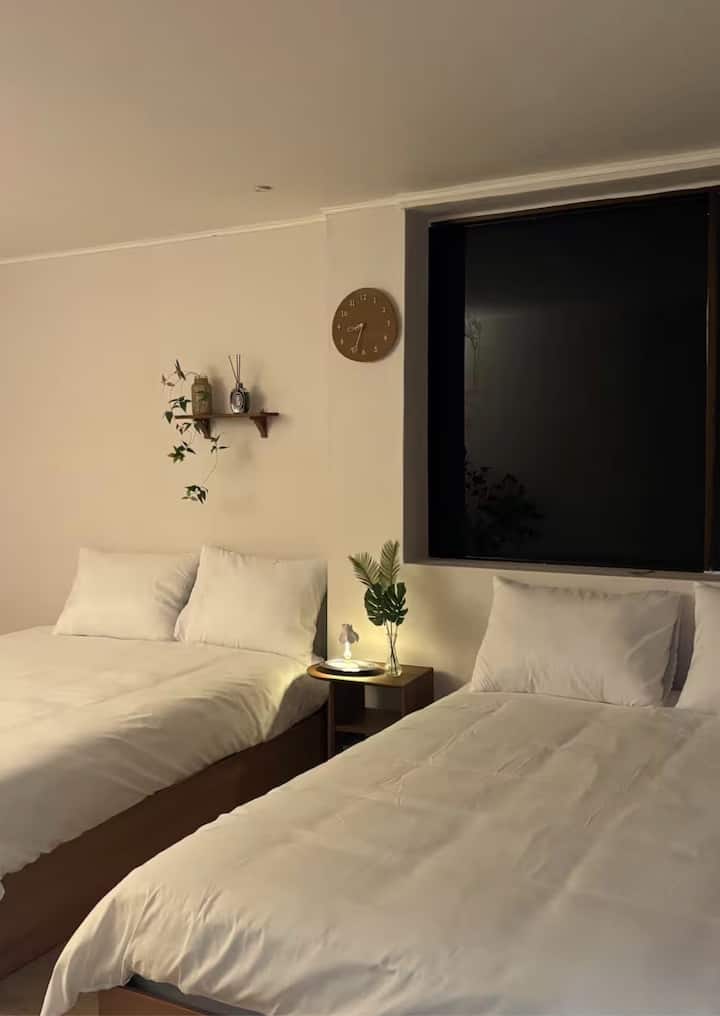 'Ji House' Near Busan Station|6people|2rooms&3beds - Busan