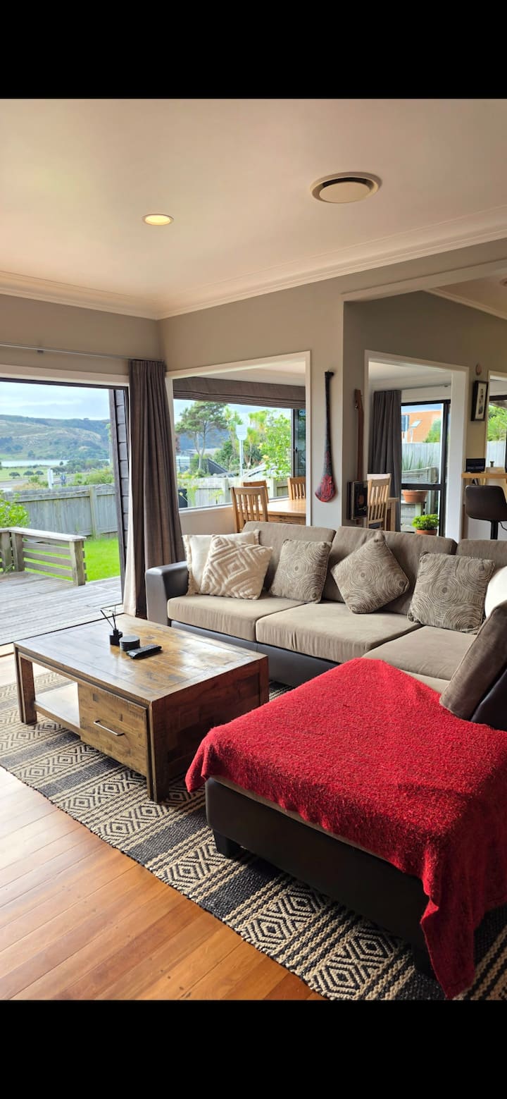 Coastal Haven | Raglan Bar View Retreat - Raglan