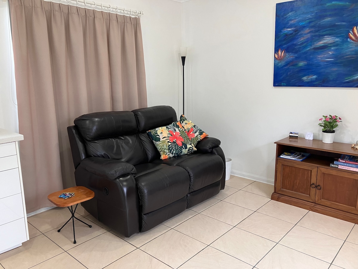 Popular Airbnb listing: Cottage by the sea. in Brisbane