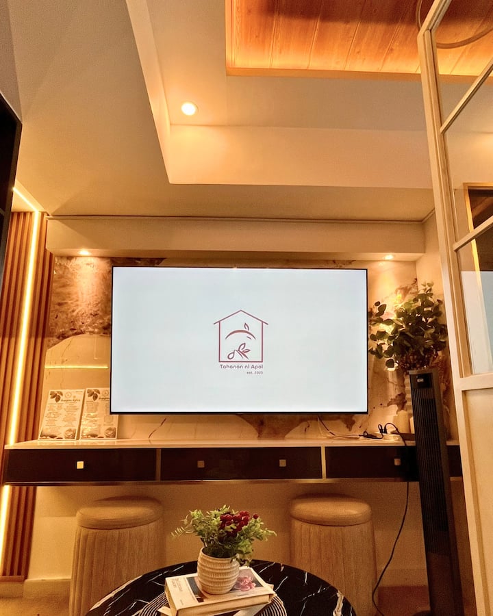 Oak Studio Unit W/ Karaoke + Balcony - Bacolor