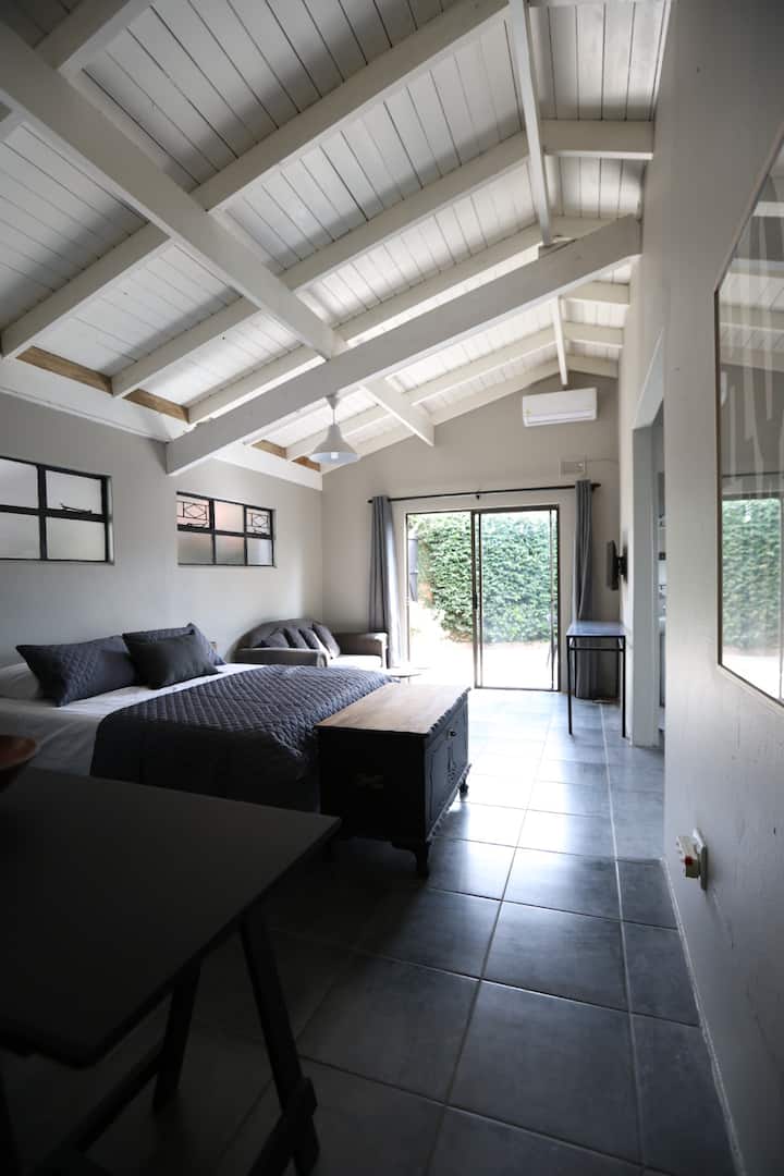 Stay Bold
(Modern Studio Guest Suite) - Pinetown