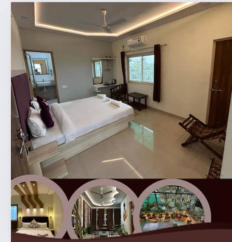 Private Deluxe Balcony Room- 1.6 km from Tajmahal