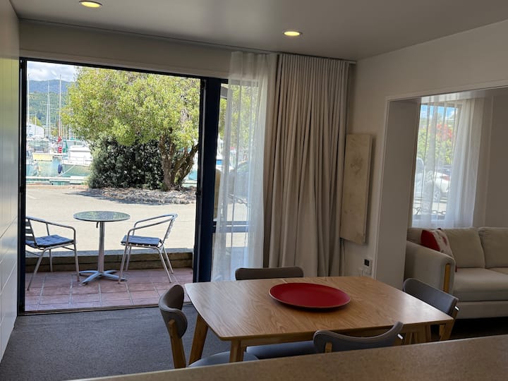 Harbourside Nelsons Marina Apartment - Richmond