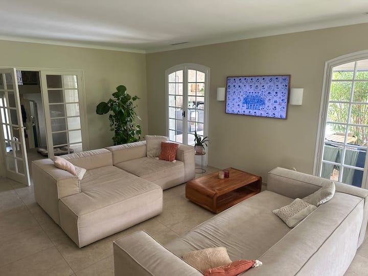 Villa 262m² Piscine, Gym, Jeux, 5 Chambres - Tournon-sur-Rhône