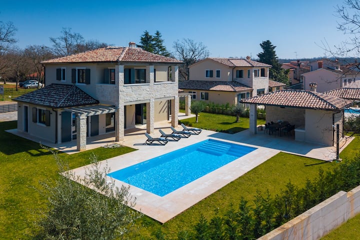 Villa Dora - Summer Escape With Private Pool - Poreč