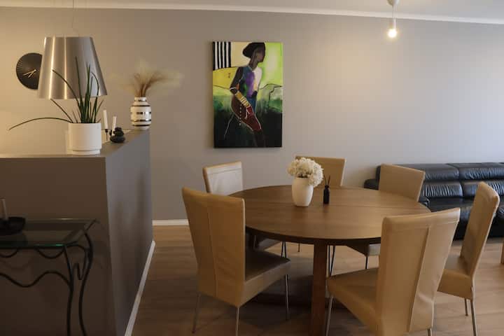 Quiet & Cozy Townhouse In Selfoss - 셀포스