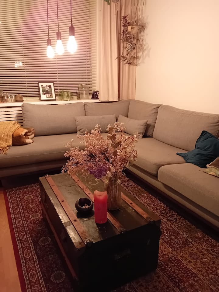 Mi Casa, Su Casa A.k.a. Home Is Where The Heart Is - Woerden