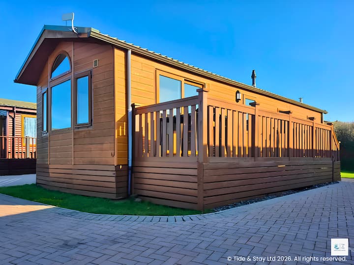 Rupert's Lodge Stylish Coastal Retreat - 伊爾弗勒科姆