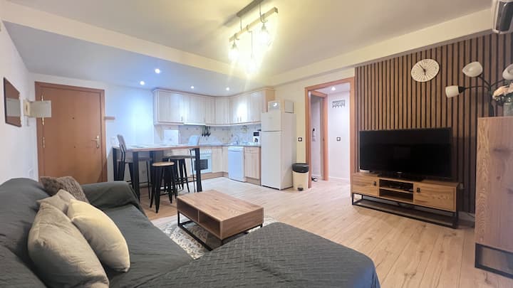Elegante Apartamento Con Terraza Cerca De Canales - Empuriabrava