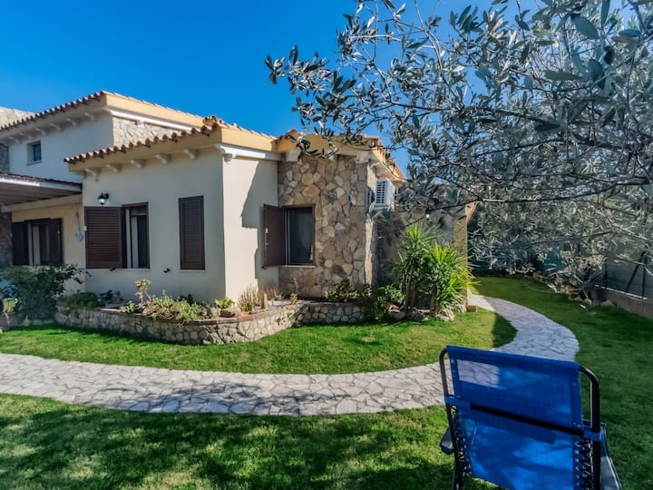 Schöne Moderne Villa Mit Privatem Pool. - Castiadas
