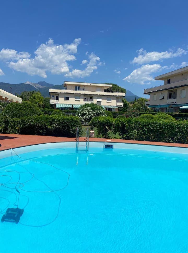 Villetta A Schiera Fronte Mare - Massa