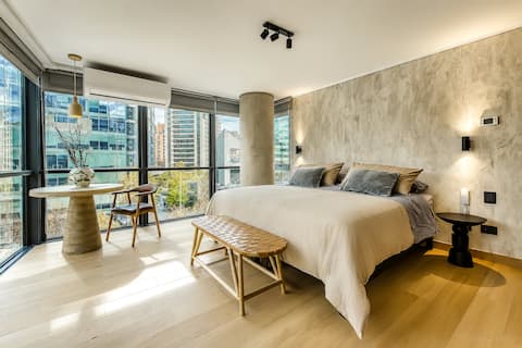 New, modern golf course apartment with mountain range views