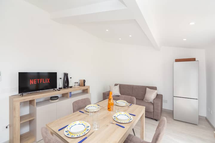 Attico Con Terrazza |Wifi | A/c | 2’ Alla Stazione - Savona