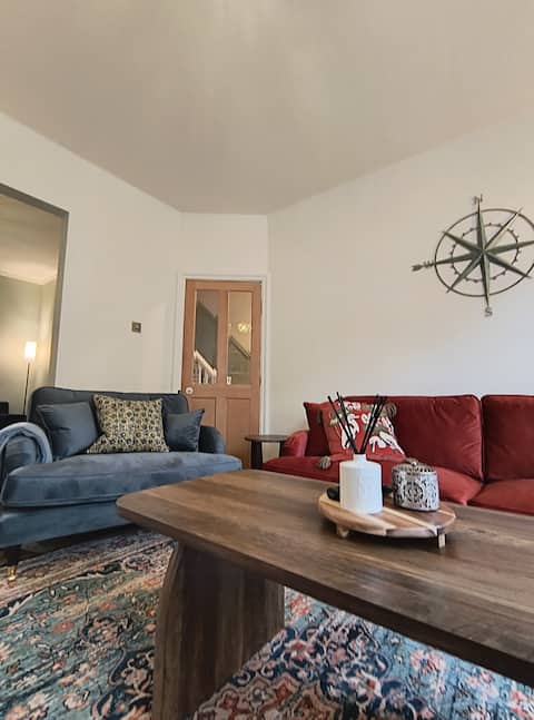 Popular Airbnb listing: Parking, log burner cozy autumn stay in Hopton On Sea
