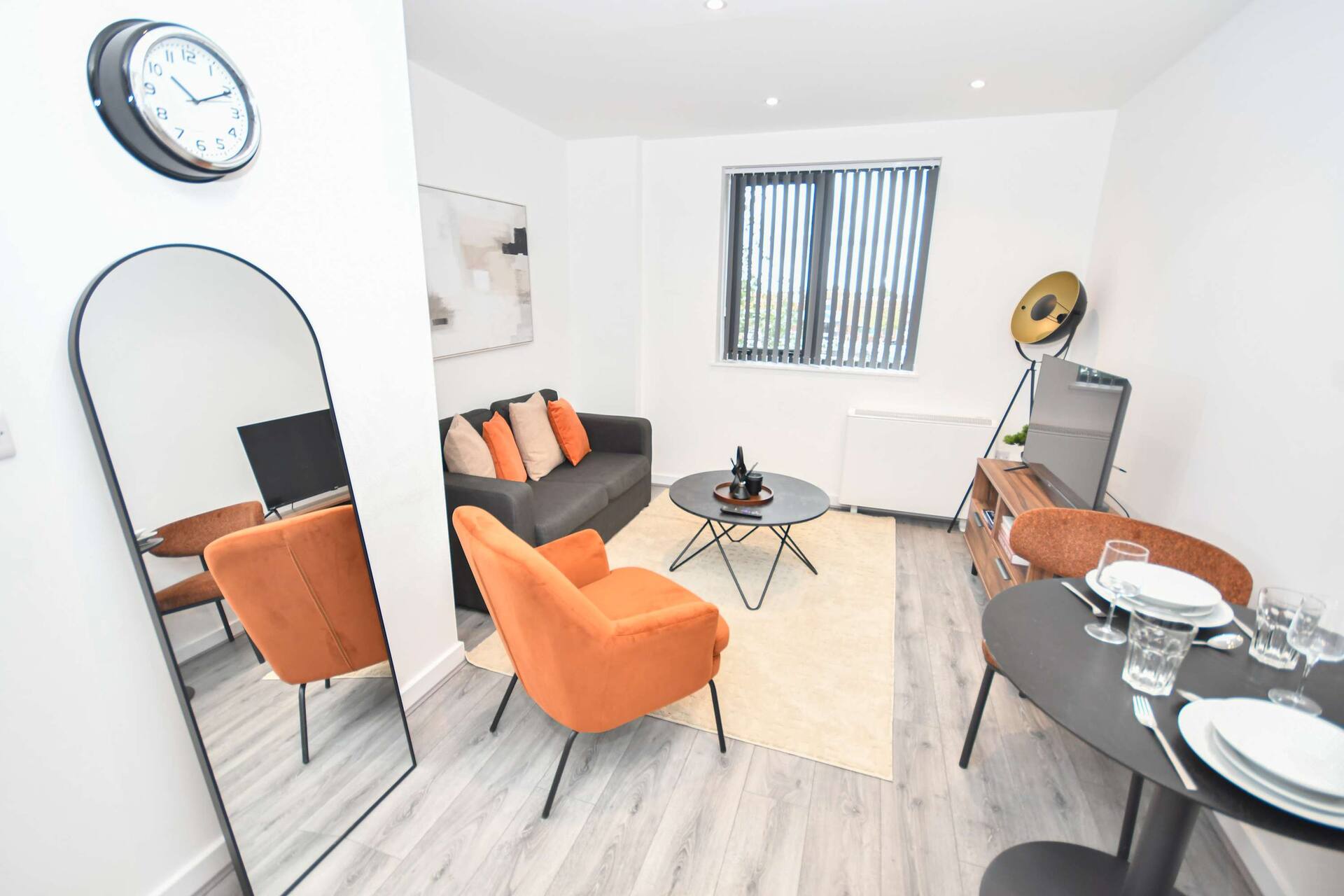 Bright & Spacious 1 Bedroom Apartment in Leeds